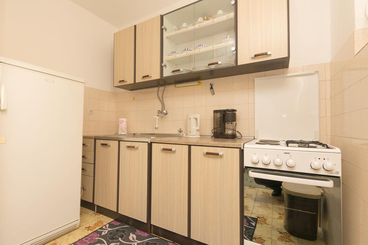 Apartments Visnja Примоштен Экстерьер фото