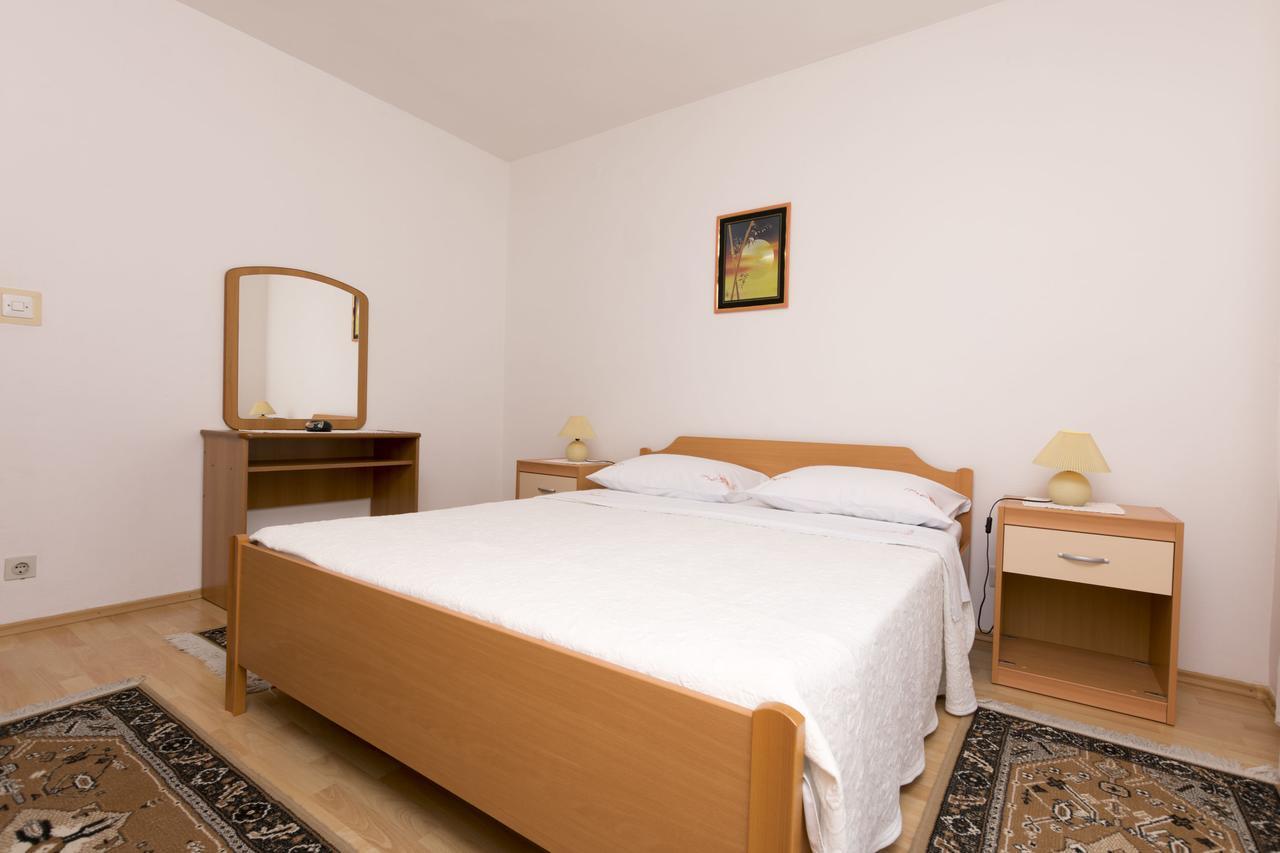 Apartments Visnja Примоштен Экстерьер фото