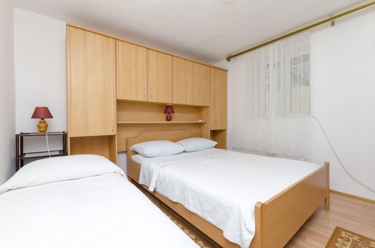 Apartments Visnja Примоштен Экстерьер фото