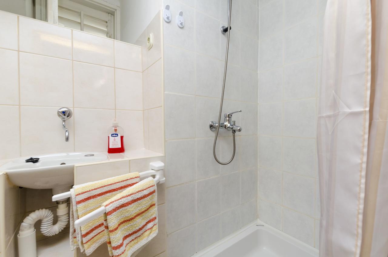 Apartments Visnja Примоштен Экстерьер фото
