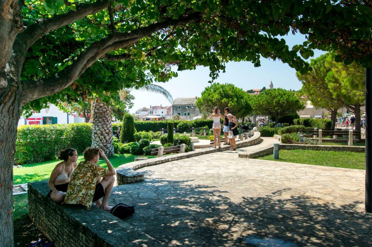Apartments Visnja Примоштен Экстерьер фото